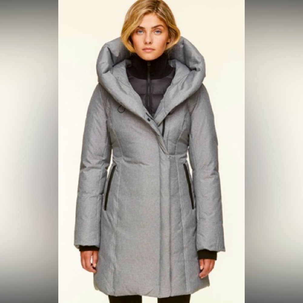 Soia & Kyo Women’s Camelia coat size medium in grey color
